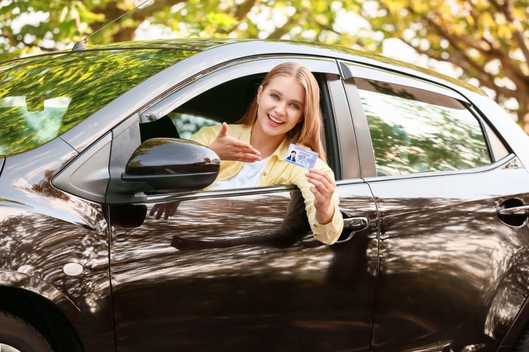 découvrez nos offres d'assurance auto spécialement conçues pour les jeunes conducteurs, alliant protection optimale et tarifs adaptés à votre budget.