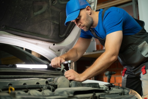 découvrez pourquoi un garagiste peut être exclu d'assurance après plusieurs sinistres et comment éviter cette situation pour protéger votre activité.