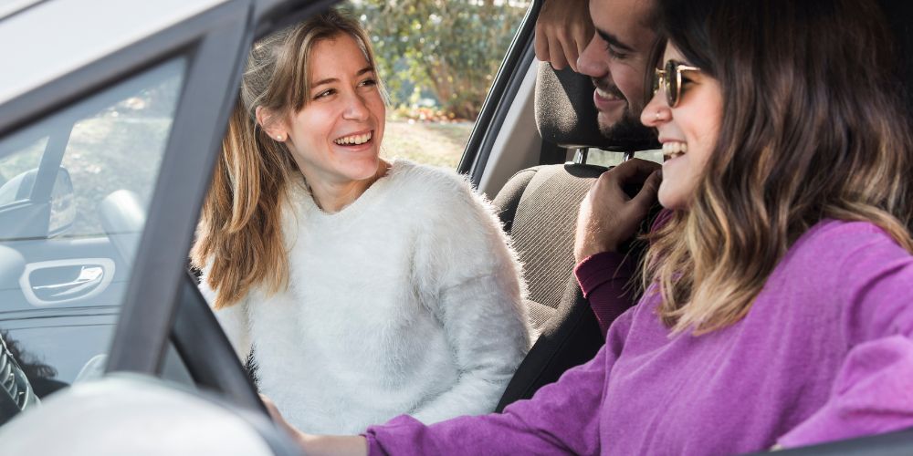 découvrez comment ajuster votre assurance auto pour le covoiturage régulier afin de rester couvert tout en partageant vos trajets en toute sérénité.